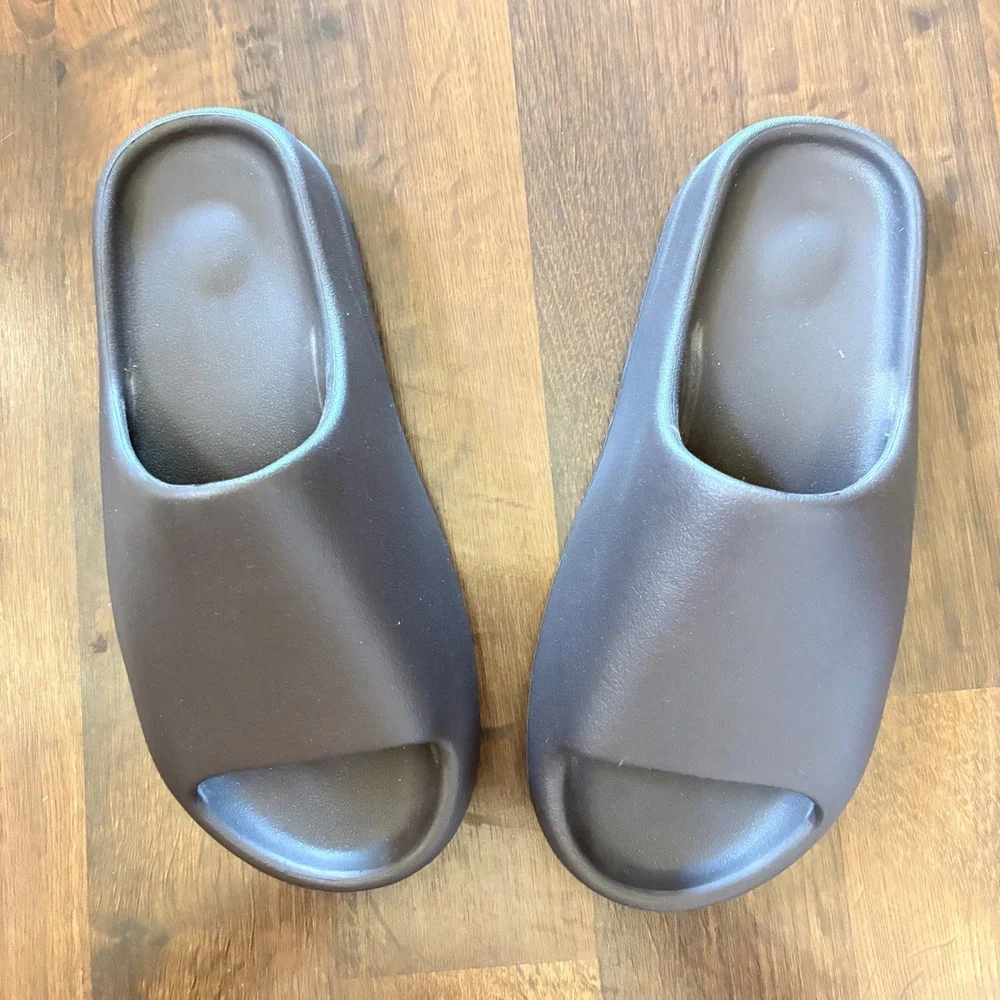YS-01 Chocolate Slide Sandal Mens Size 11 Brown Foam Slip On RN155534 YS-01